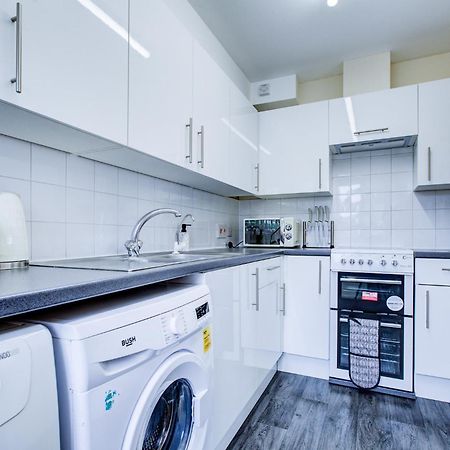 Spacious Urban Apartment In Croydon Exterior photo